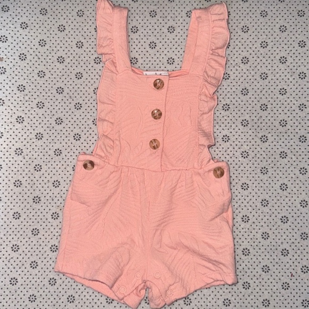 🛍 CUTE LITTLE GIRLS ROMPER SIZE 0-3 MONTHS  🛍
